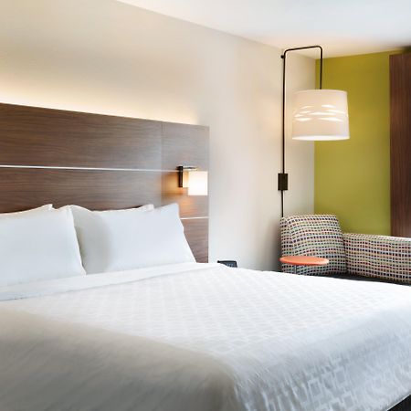 Holiday Inn Express & Suites - Columbus - Worthington By Ihg Exterior foto