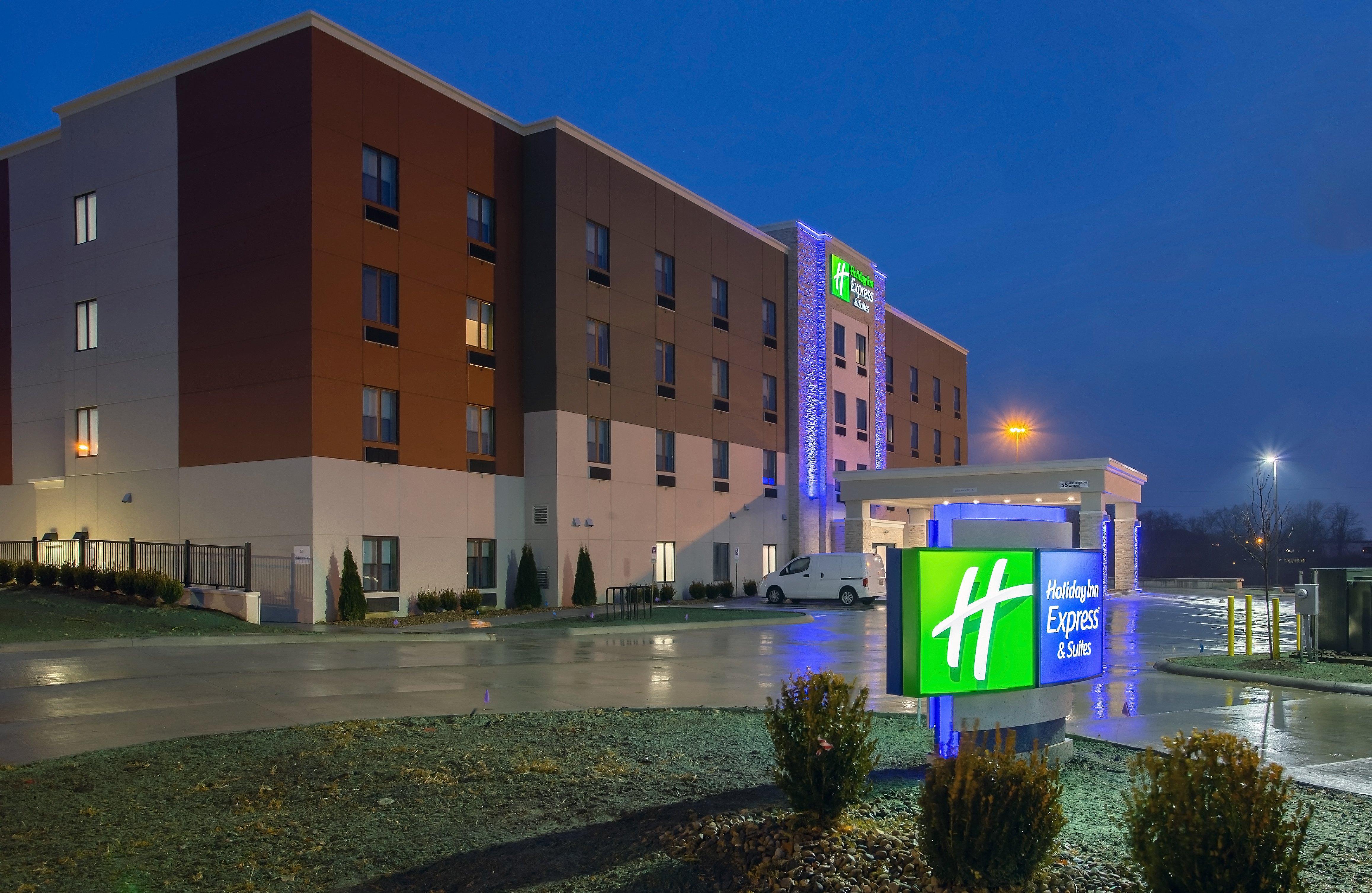 Holiday Inn Express & Suites - Columbus - Worthington By Ihg Exterior foto
